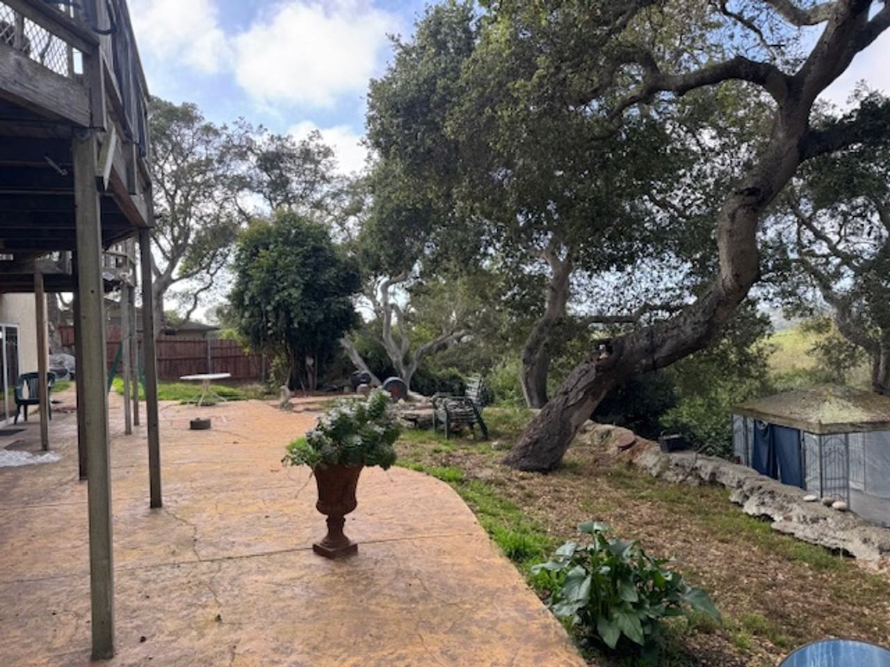 15425 Oak Hills Drive - Photo 3 of 13