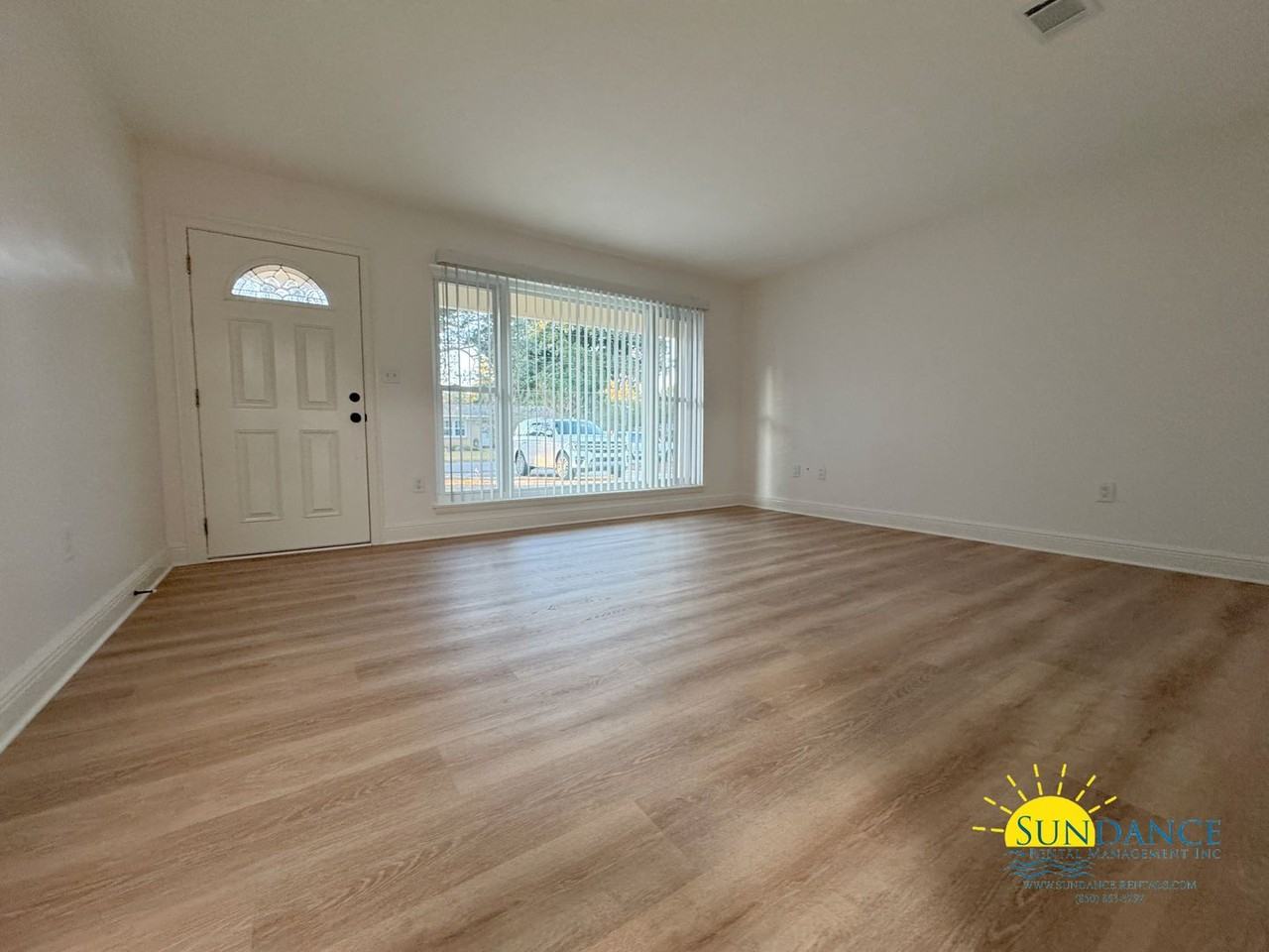 125 Fulmar Circle Northeast - Photo 2 of 19