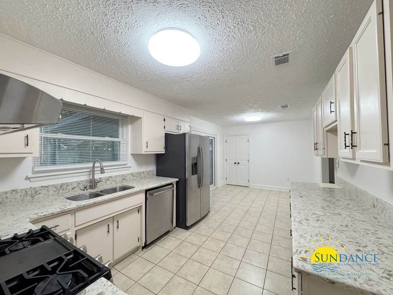 125 Fulmar Circle Northeast - Photo 3 of 19