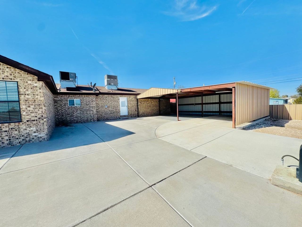 620 East Main Street - Photo 3 of 13