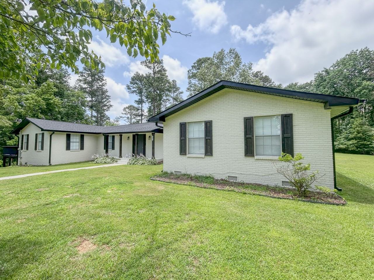 4001 Neely Circle - Photo 2 of 26