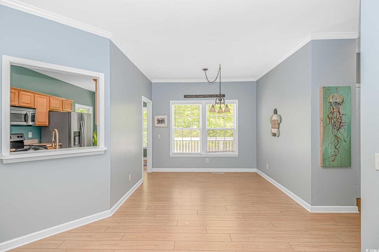 1050 Hagley Drive - Photo 4 of 17