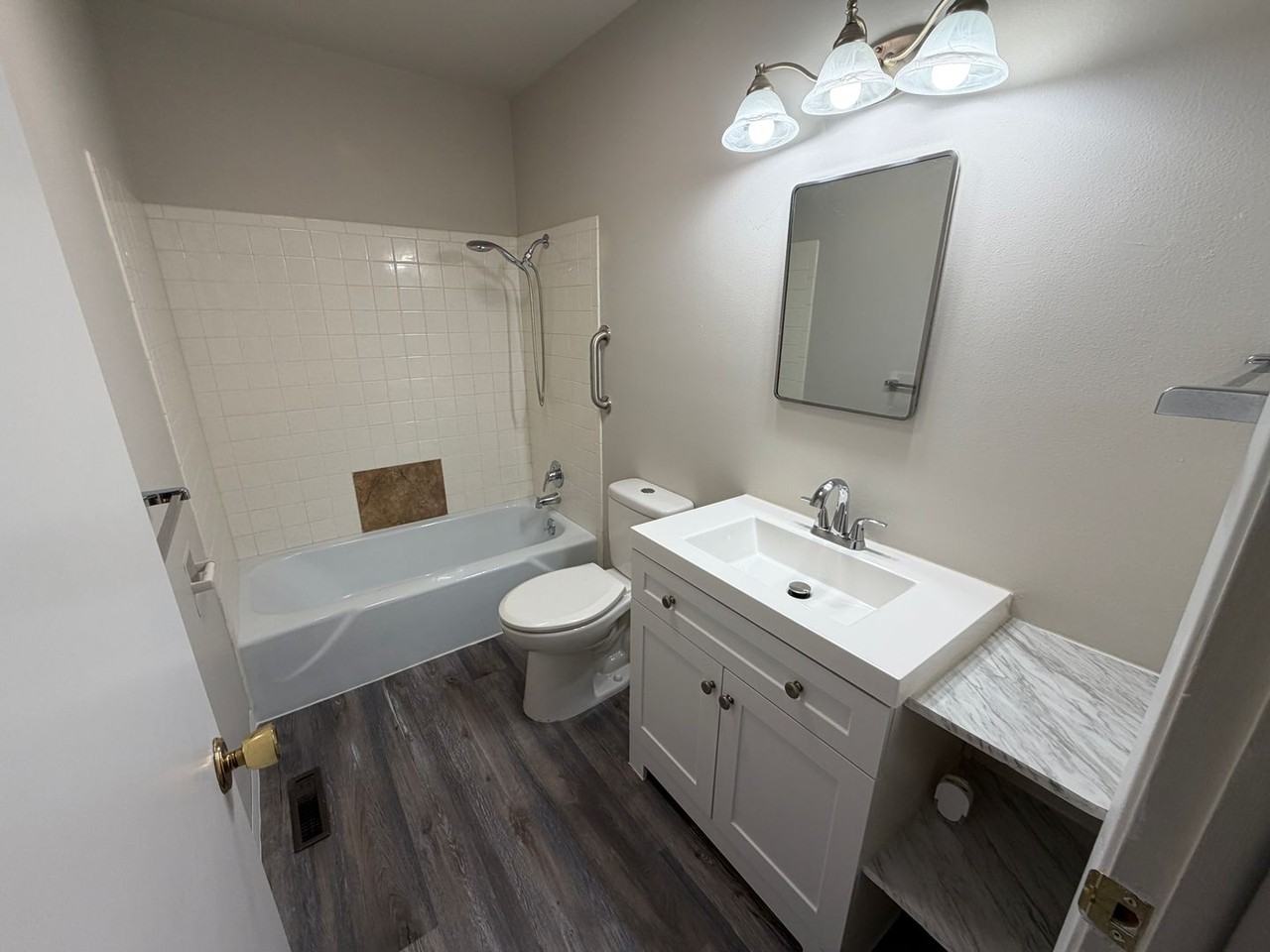 1600 Avenue E #31 - Photo 4 of 6