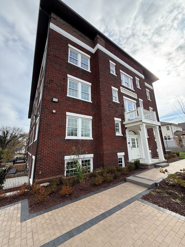 2724 E Magnolia Ave - Photo 2 of 16