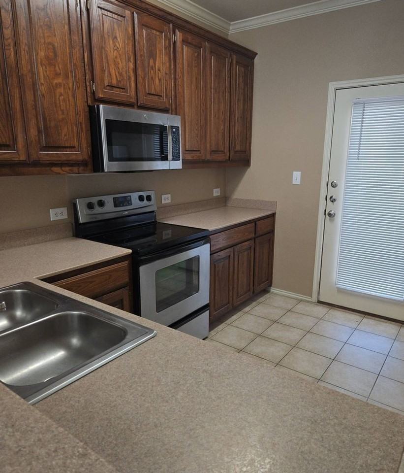 5401 Soledad Dr - Photo 2 of 17