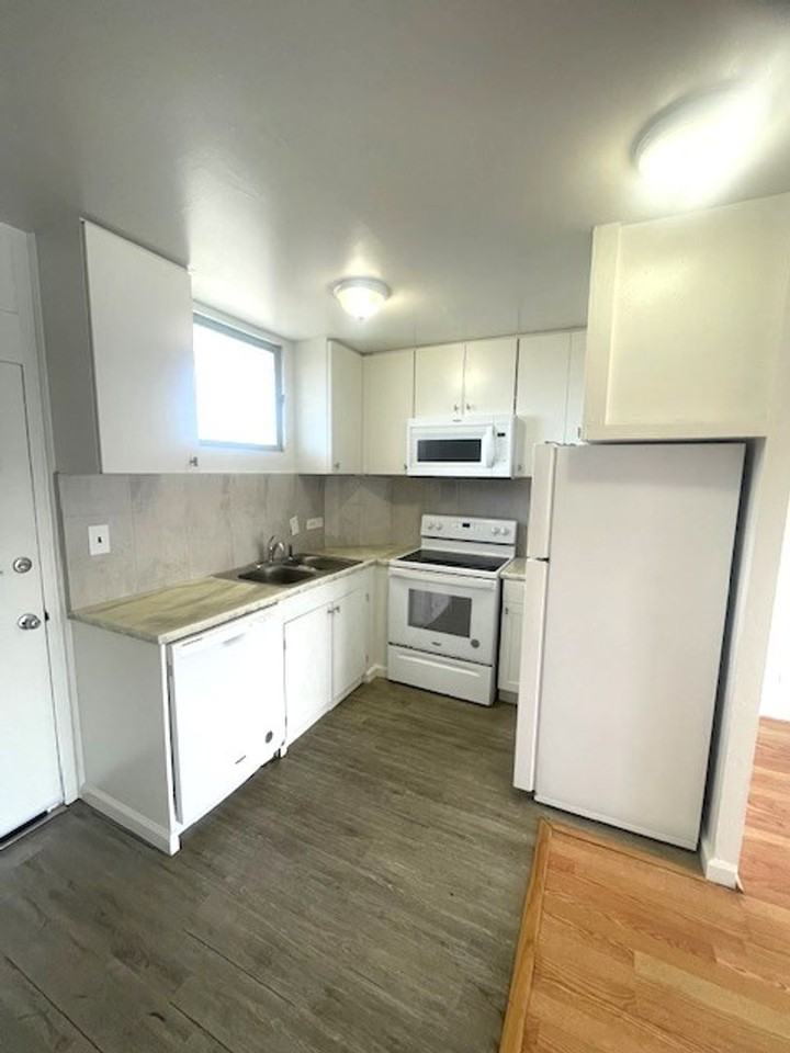 2440 Date St - Photo 4 of 23