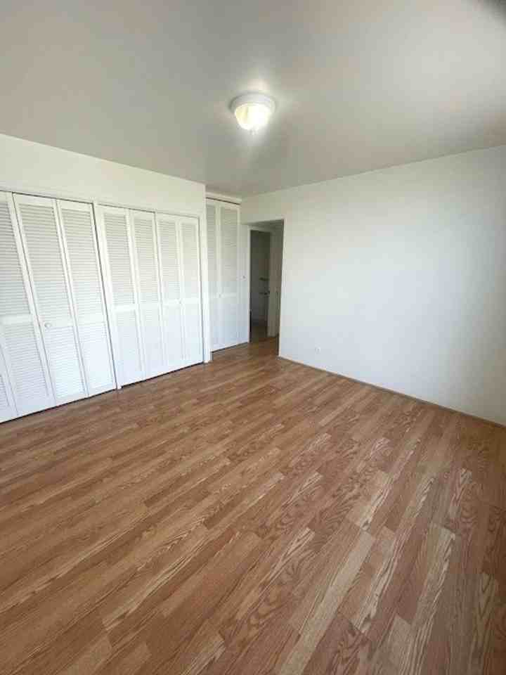 2440 Date St - Photo 5 of 23