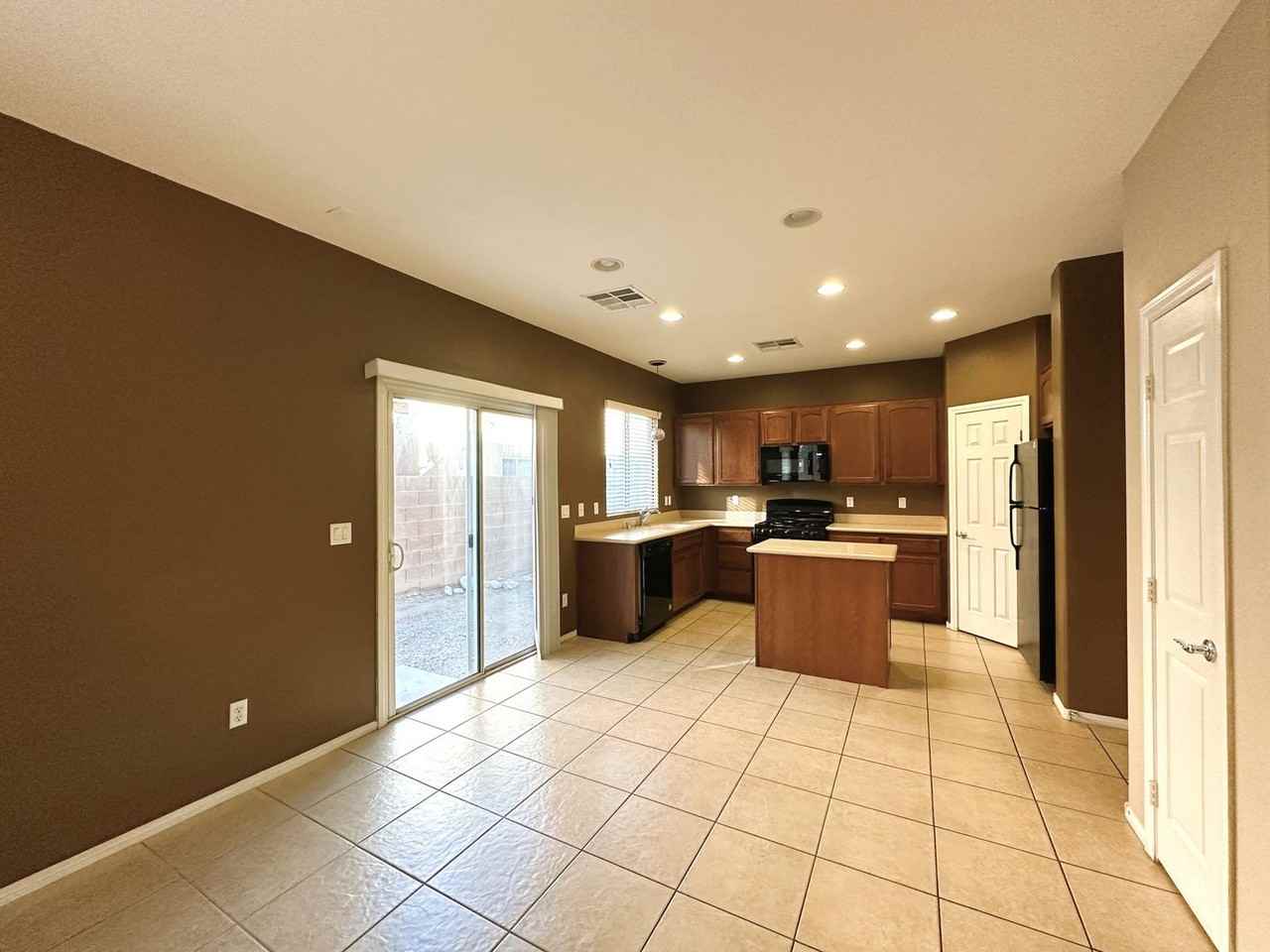 9044 Fathers Pride Ave - Photo 4 of 8