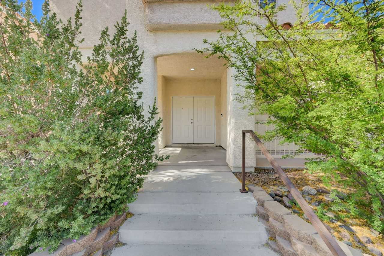 9004 Snowtrack Ave - Photo 5 of 46