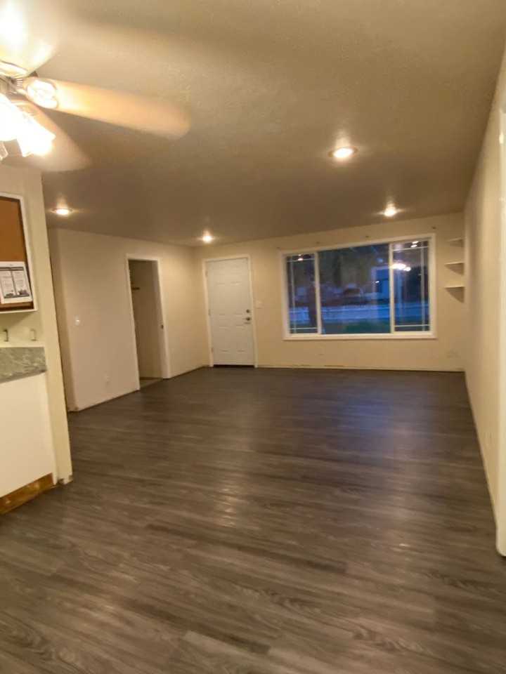 4485 Monroe Avenue Northeast - Photo 6 of 33