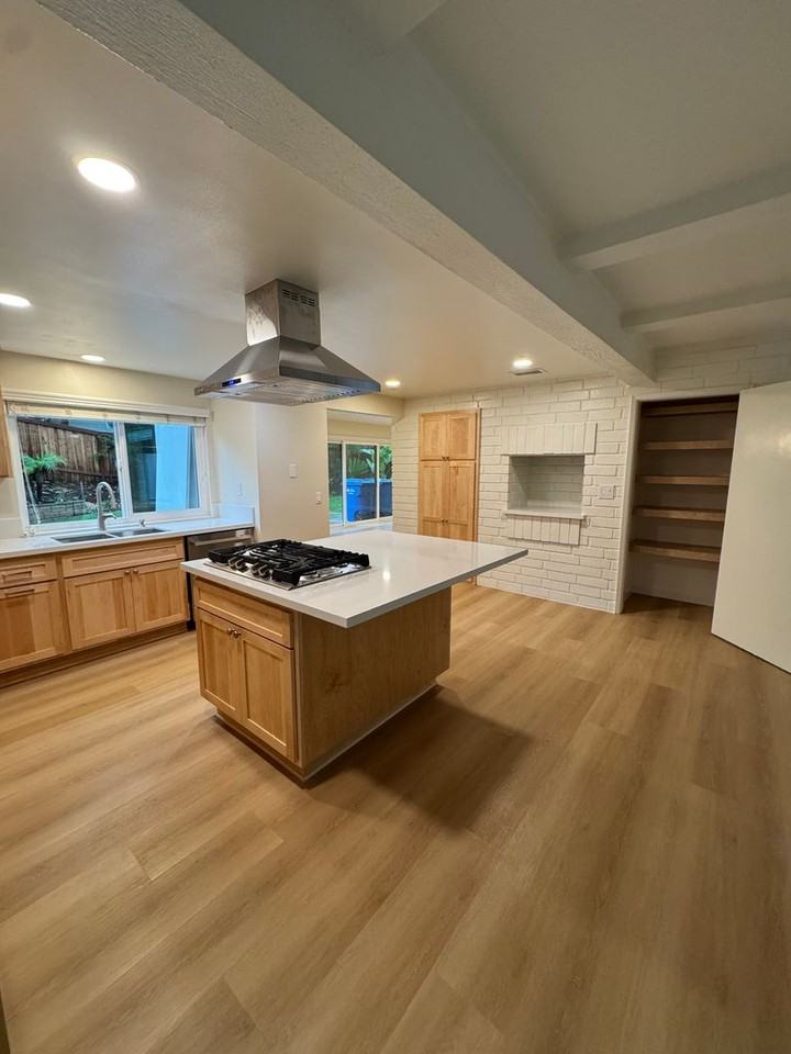 893 Blue Spring Dr - Photo 2 of 30