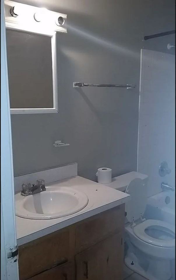 3234 Nekoma Lane - Photo 3 of 8