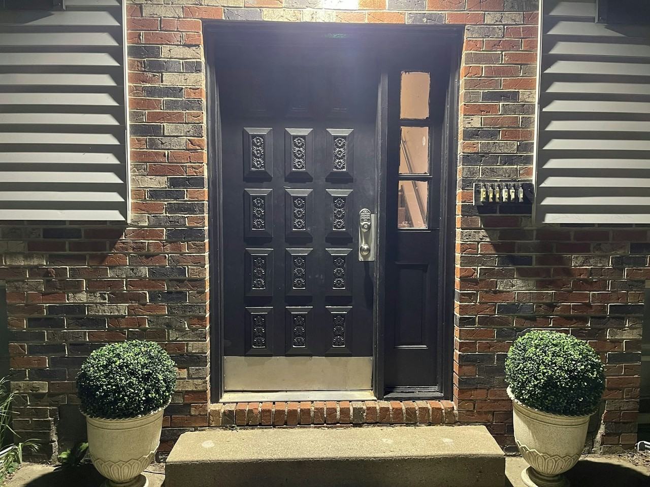 15 South Park Row, Unit 1 - Photo 2 of 14