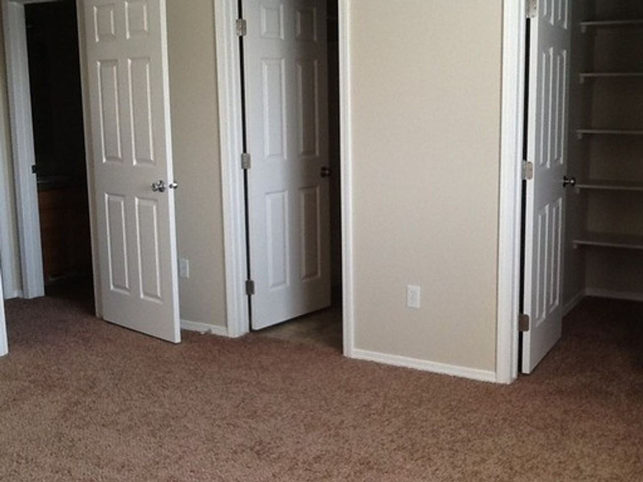 11839 Virginia Parkway - Photo 3 of 6