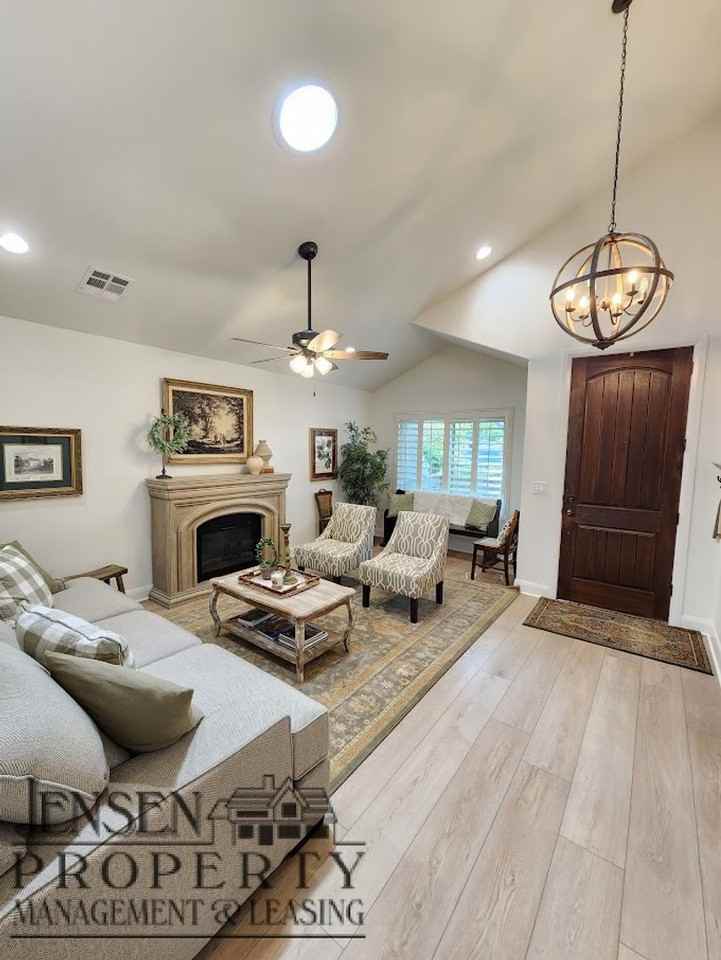 255 South 1150 West - Photo 5 of 50