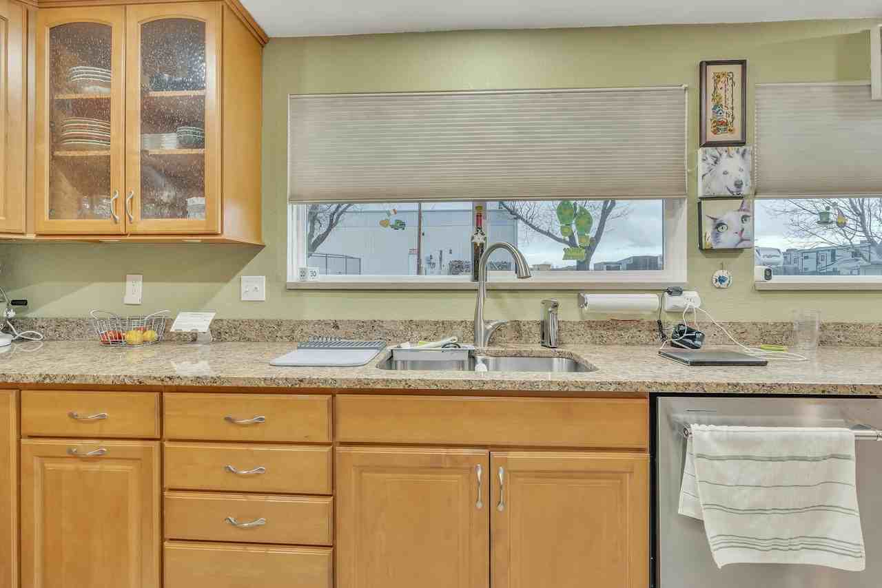 10240 Potomac Street - Photo 4 of 36