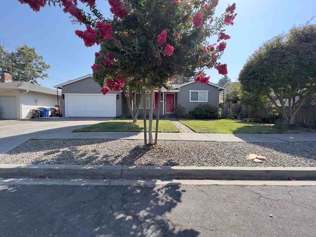 1431 Sumner Ave - Photo 2 of 31