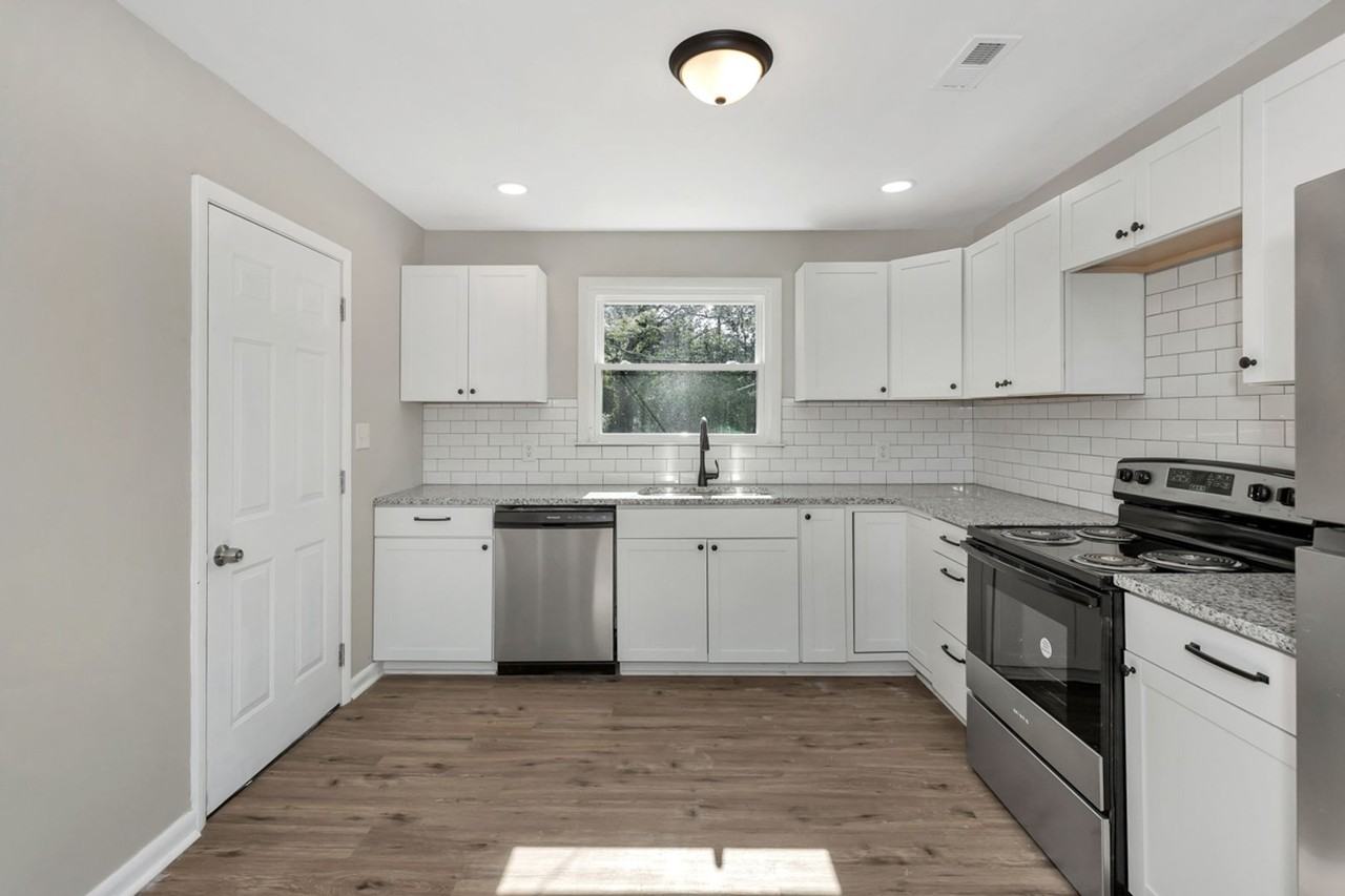 4304 Lakeview Dr Nw - Photo 4 of 19