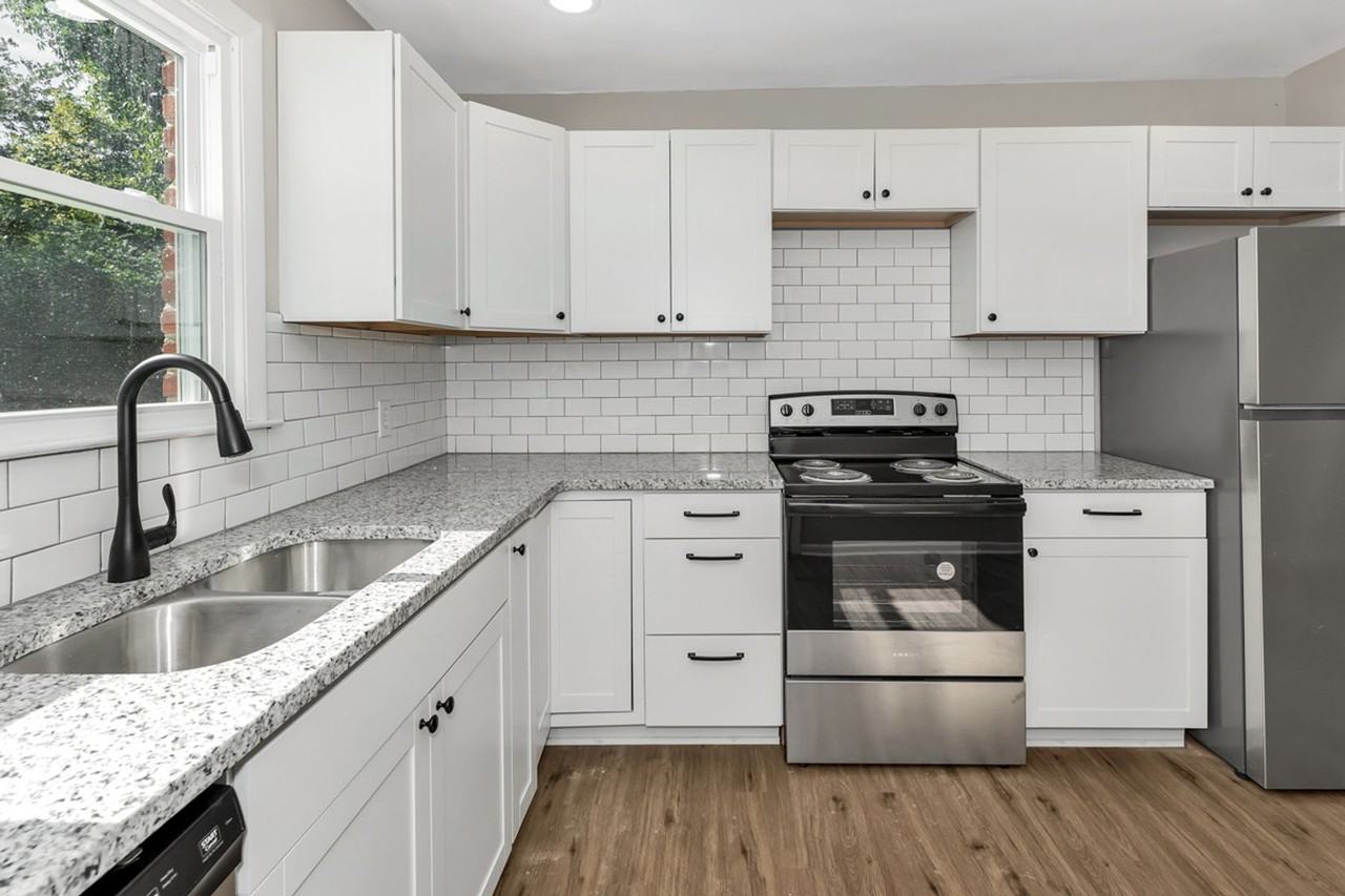 4304 Lakeview Dr Nw - Photo 6 of 19