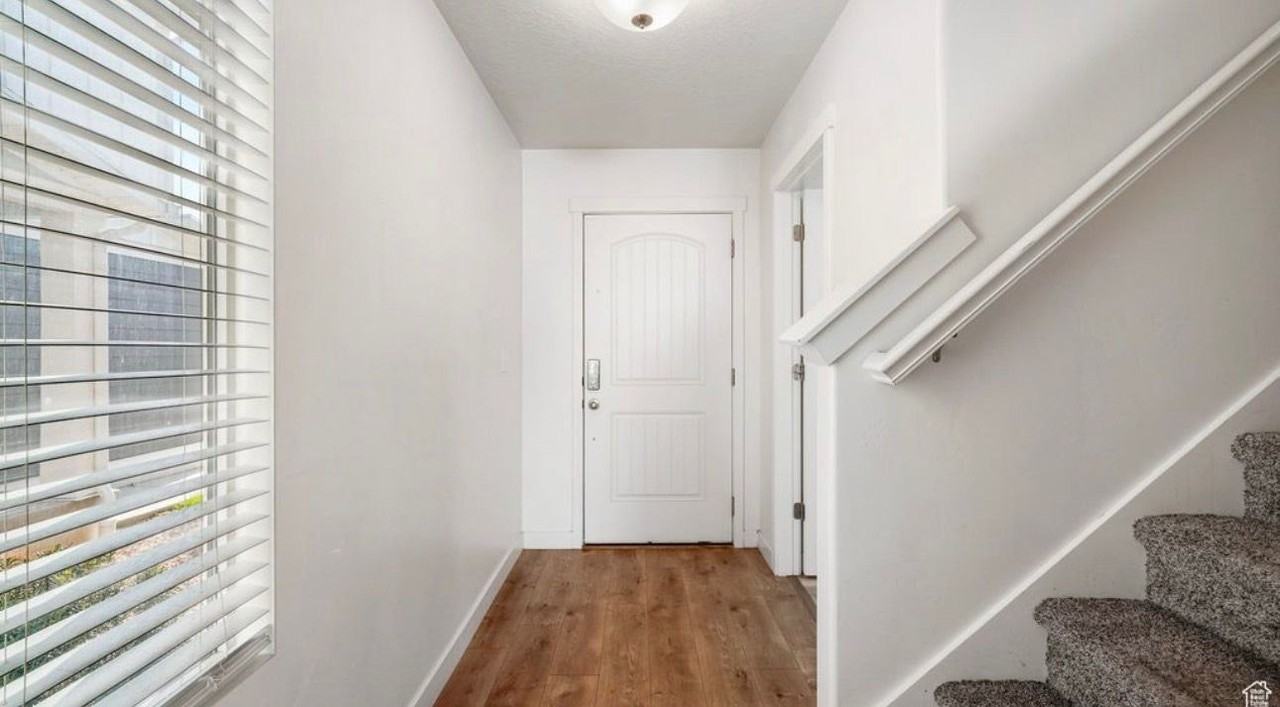 448 South Pegasus Way - Photo 4 of 14