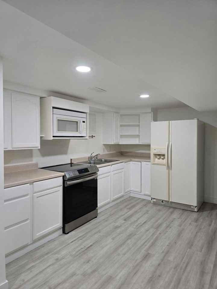 3723 Kewanee Drive - Photo 7 of 29