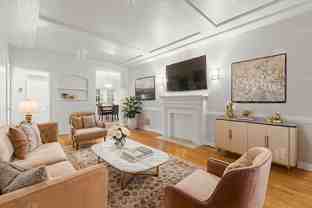 (Ellie:B) 141 - Photo 1 of 1