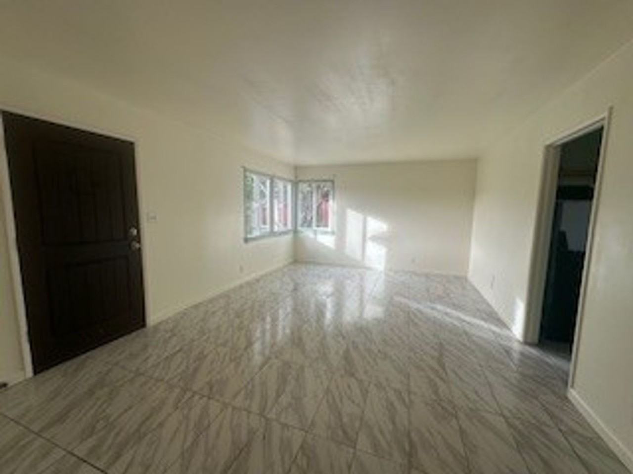 210 S C St - Photo 5 of 13