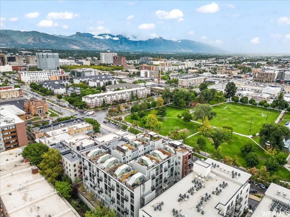 360 West Broadway, Unit 206 - Photo 2 of 14