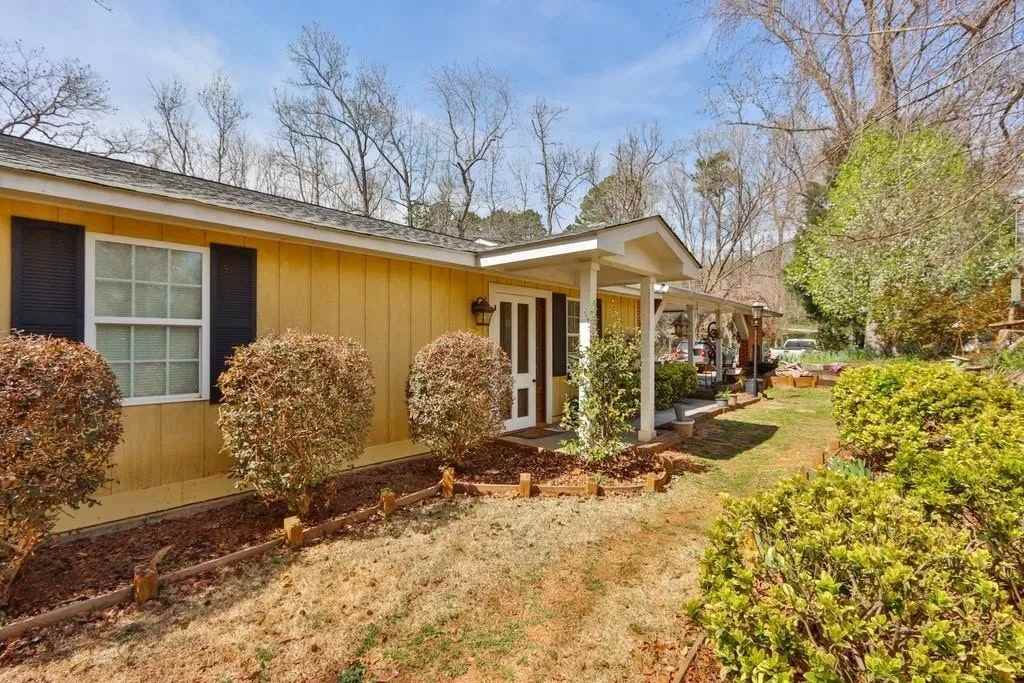 3116 Alenes Dr - Photo 2 of 23