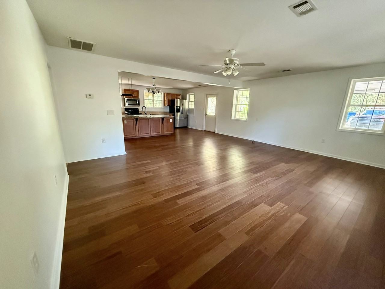 3116 Alenes Dr - Photo 4 of 23