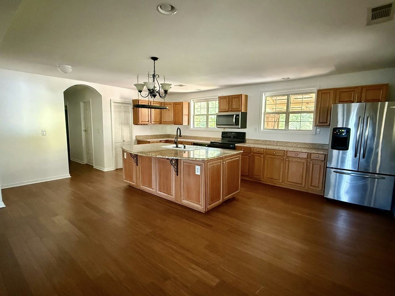 3116 Alenes Dr - Photo 5 of 23