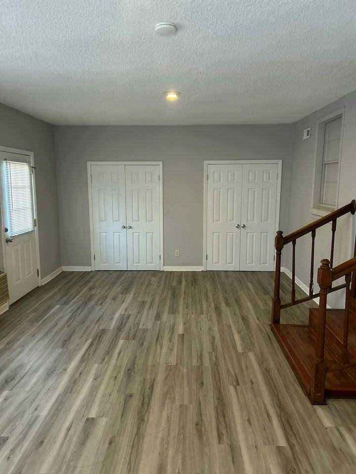 107 Smith St - Photo 6 of 11