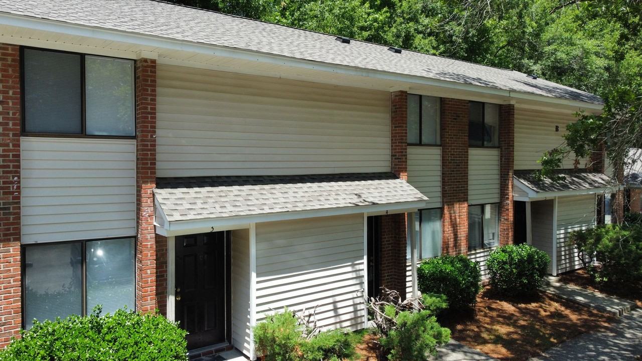 Oakview Townhomes - Photo 2 of 32