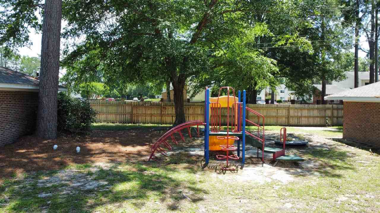 Oakview Townhomes - Photo 3 of 32