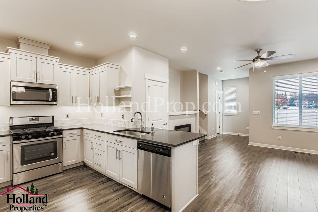 3387 Se Oakmeade Ave - Photo 7 of 18