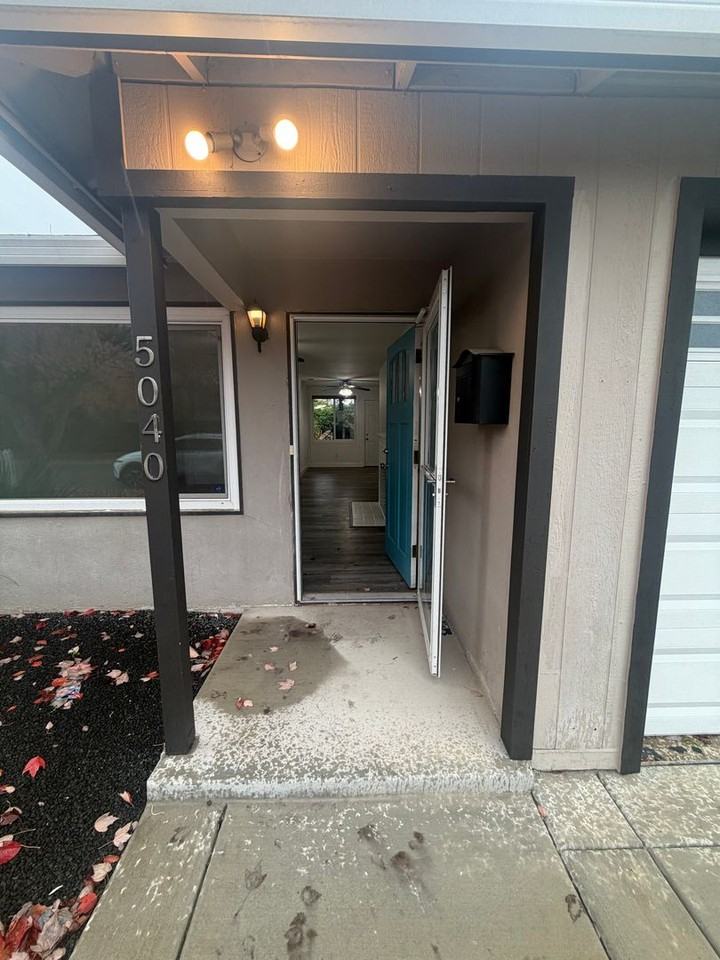 5040 Alcott Dr - Photo 2 of 26