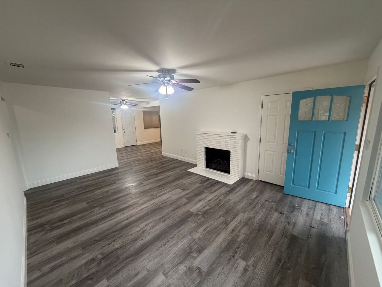 5040 Alcott Dr - Photo 6 of 26