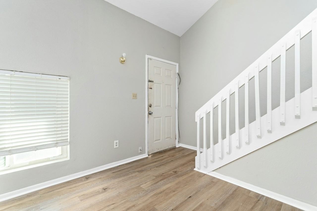 1176 Oregon Avenue, Unit 1 - Photo 6 of 18