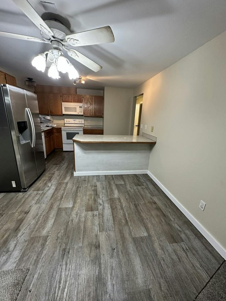 7911 210th Pl NE - Photo 3 of 11