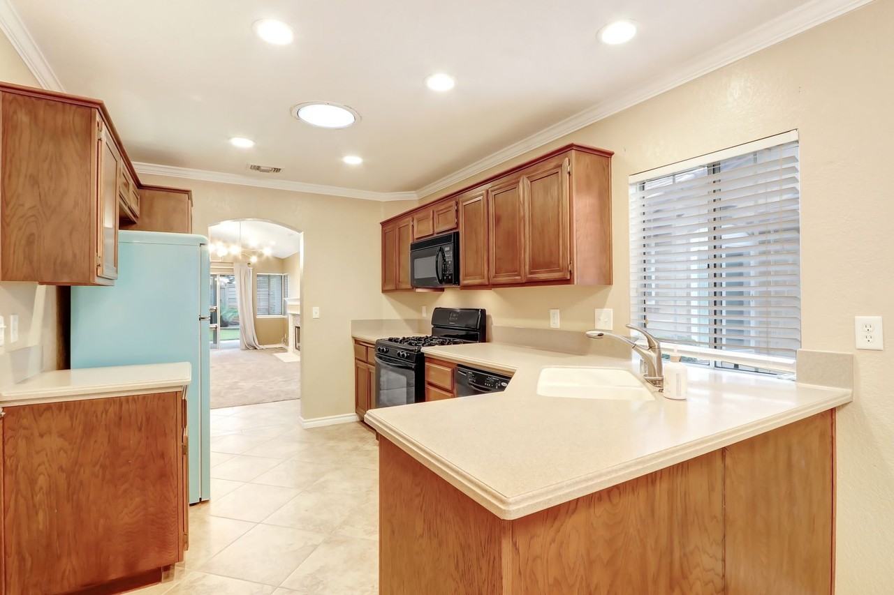 7622 Belpine Place - Photo 6 of 15