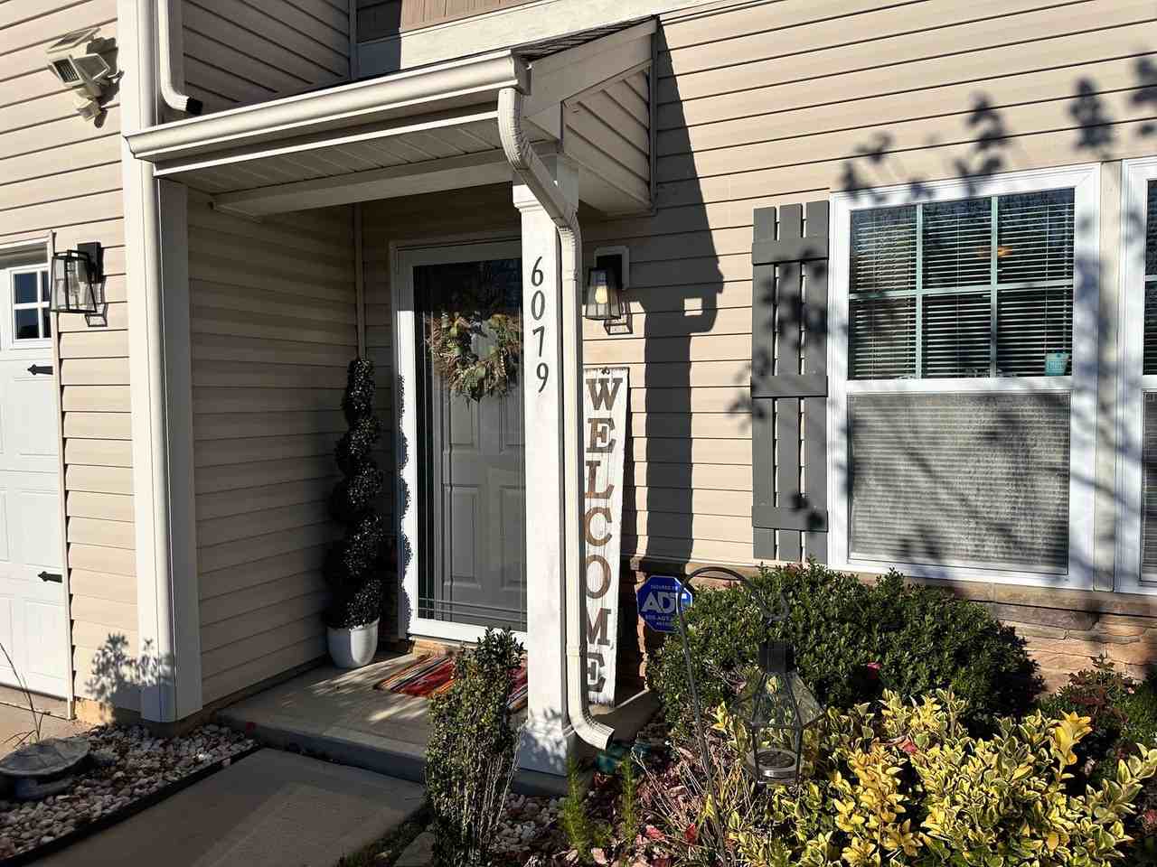 6079 Shamrock Green Dr - Photo 2 of 18