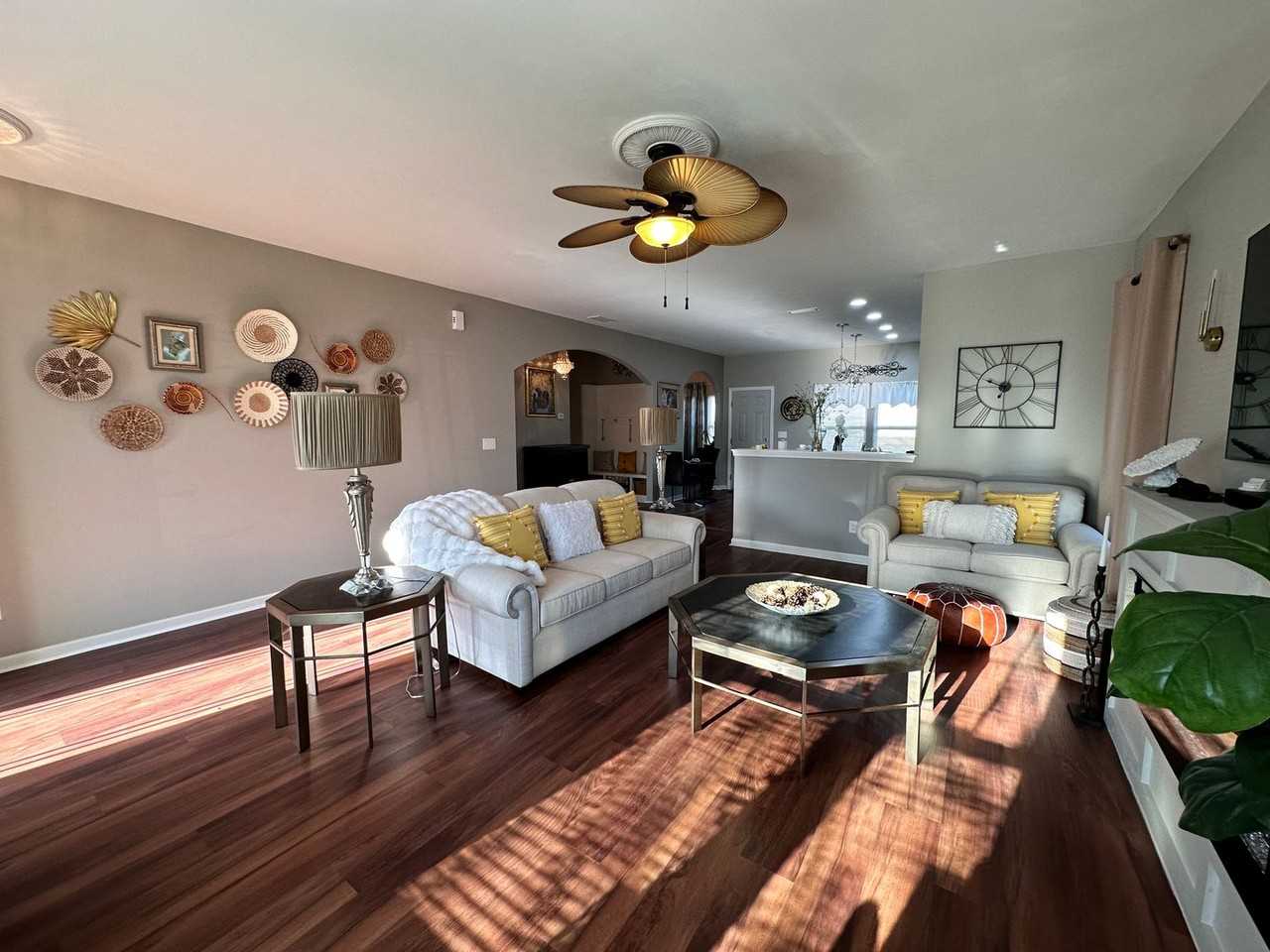 6079 Shamrock Green Dr - Photo 4 of 18