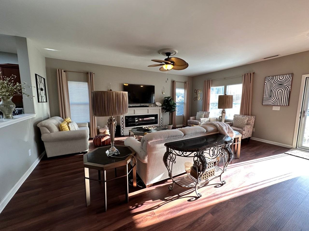 6079 Shamrock Green Dr - Photo 7 of 18