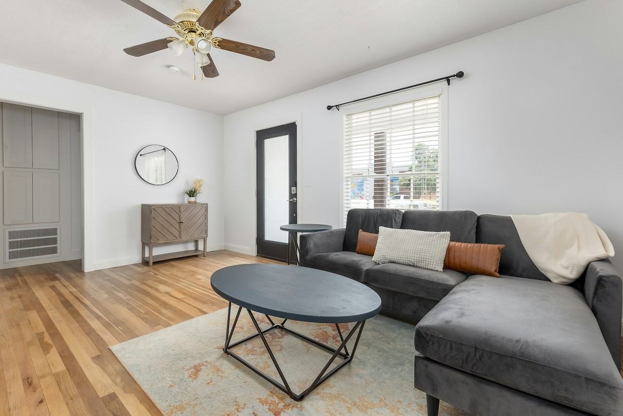 2109 NW 36th St - Photo 4 of 23