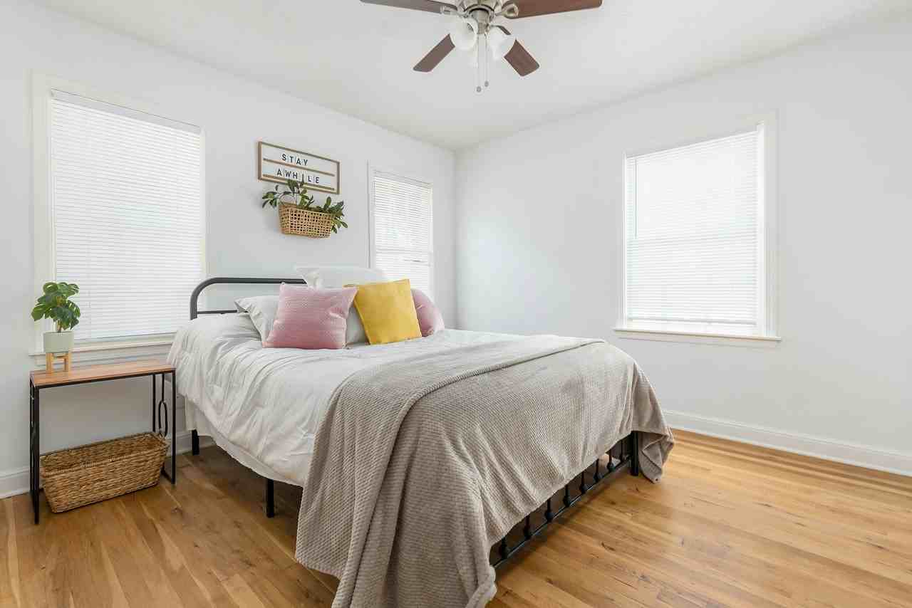 2109 NW 36th St - Photo 6 of 23