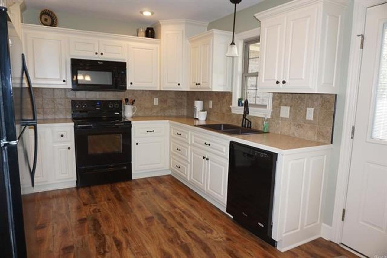 2716 Ridgewood Lane - Photo 2 of 13