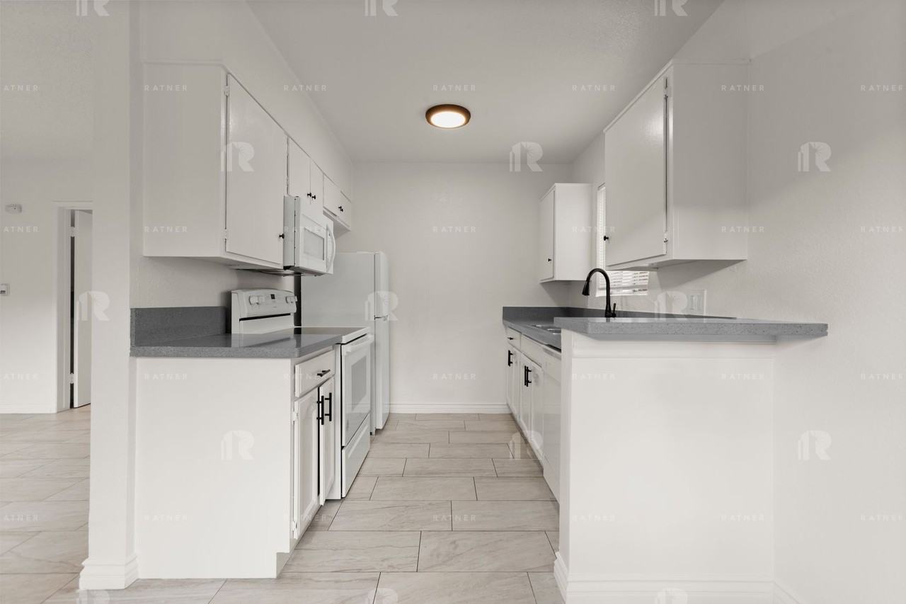 (Ellie:B) 5139 White Oak Avenue - Photo 5 of 36