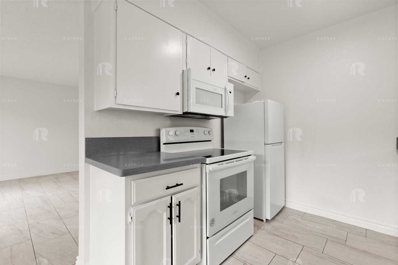 (Ellie:B) 5139 White Oak Avenue - Photo 6 of 36