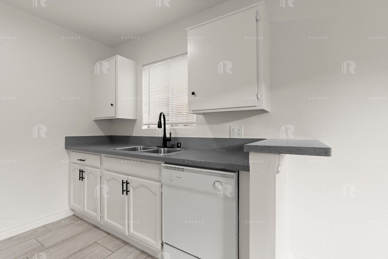 (Ellie:B) 5139 White Oak Avenue - Photo 7 of 36