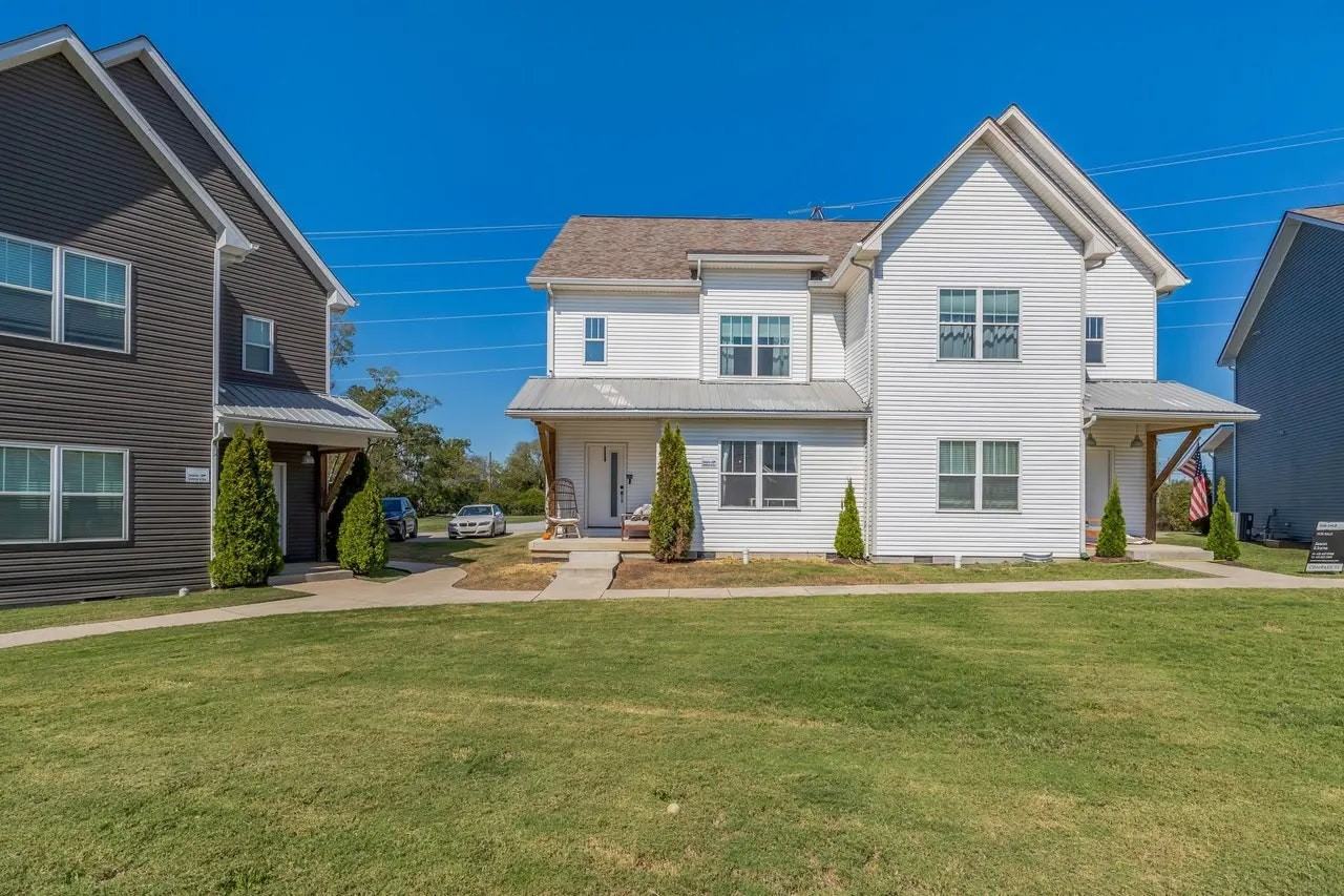 3639 Hydes Ferry Road - Photo 2 of 16